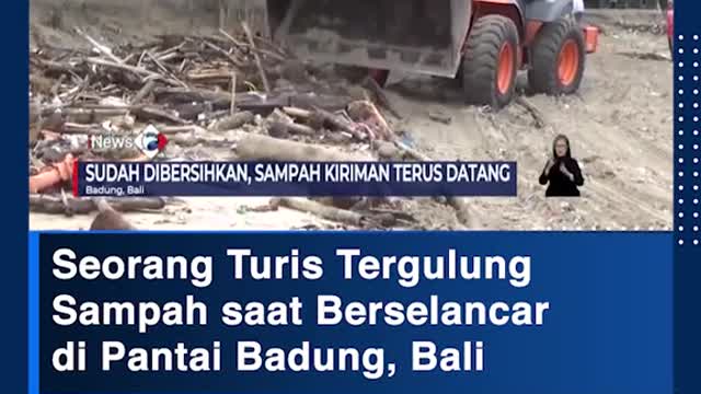 Seorang Turis Tergulung Sampah saat Berselancardi Pantai Badung, Bali