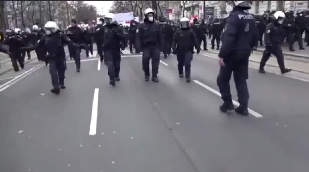 Austria and their new Police State. History repeat it sulfat!