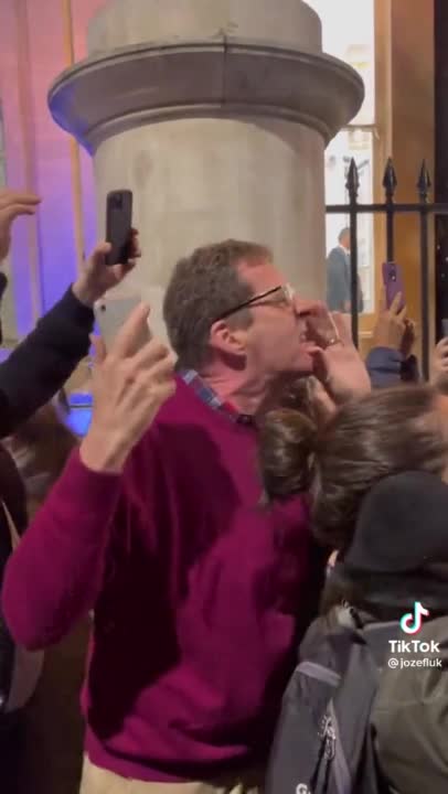 Justin Trudeau Gets Brutally Heckled - 'Canadians Hate You, You Fascist Bastard'