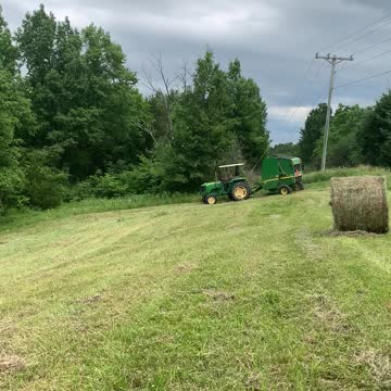 Baling Hay with the John Deere 5055 and 459.