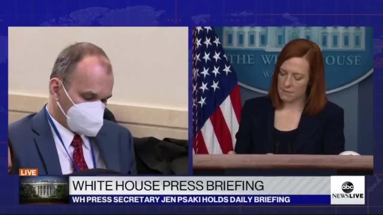 Press Secretary 'Circleback' Digs Through Her Notes, Still Nothing!