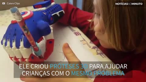 Menino de 5 anos cria próteses 3D para crianças com deformidades