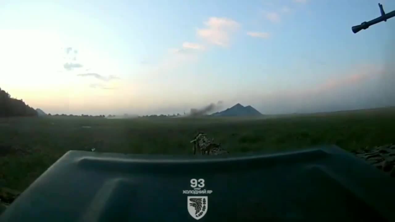 πͺπΊπ¦ Pokrovsk direction. The crew of the tank of 93rd OMBr destroyed Russian positions.