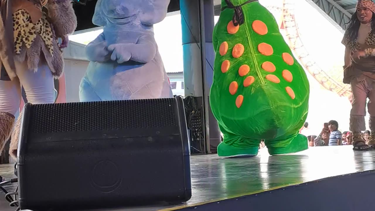 Dancing on EK