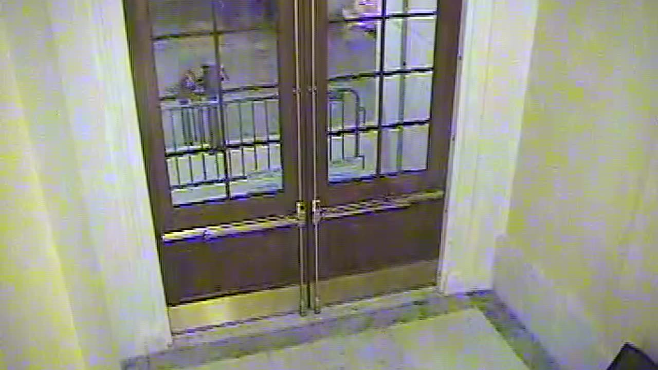 3443CHOB02CH12NRotundaExit_2021-01-06_18h20min01s247ms.mp4