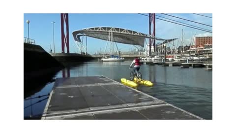 Bike on water | Bicicleta na água #shorts