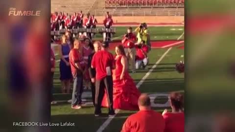 Samford University Team Sings Ed Sheeran, Helps Teammate Propose to Girlfriend