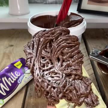 Don't say you wouldn't have this!! Snack🤤Satisfying