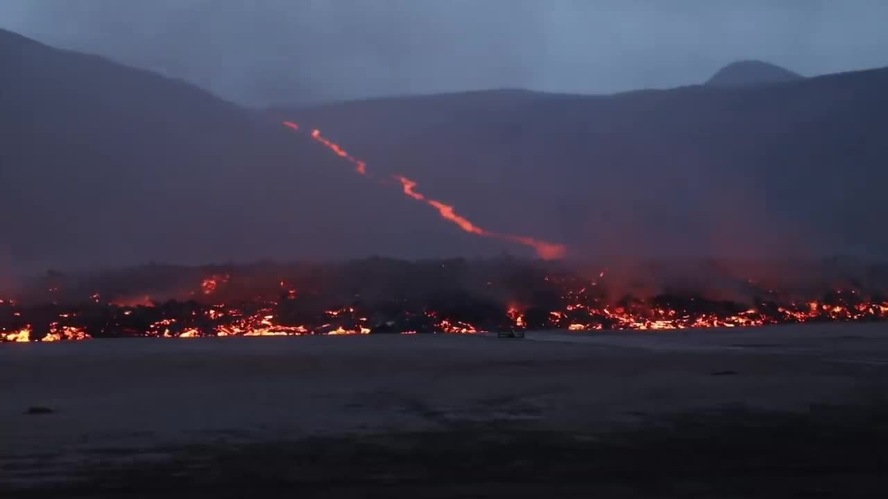 FAST LAVA IS FLOODING THE NÁTTHAGI VALLEY - Iceland Volcano Eruption