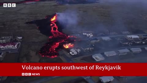 Iceland volcano: Lava flows destroy homes following eruption | BBC News