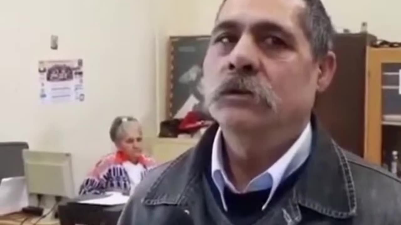 Nevet és titulus kérek! NEVETÉS? NEVET ÉS TITULUST! jaaaaa