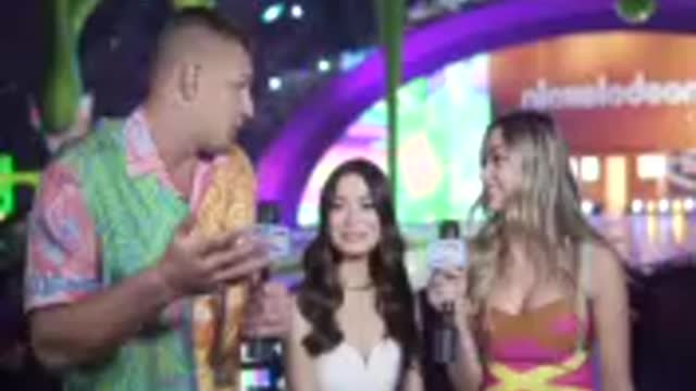 Rob Gronkowski & Miranda Cosgrove Host the Kids' Choice Awards