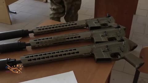 In Melitopol, the population gives weapons to the Russian military for money