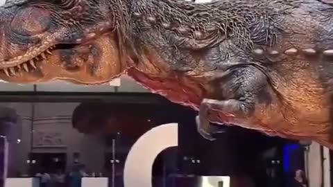 Omg it looks so real 🦖 Have you seen the Jurassic Park movies? 🎞