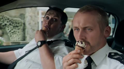 Hot Fuzz 02 - Matt & Blonde Eat Ice Cream