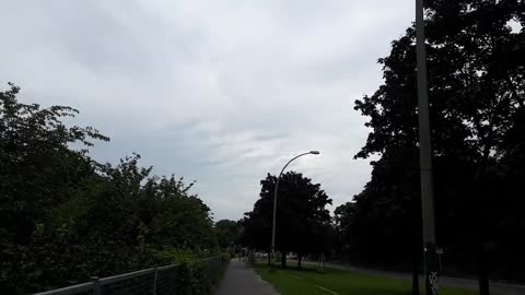 Himmel in Berlin am 12.08.2023 um 13:30 Uhr
