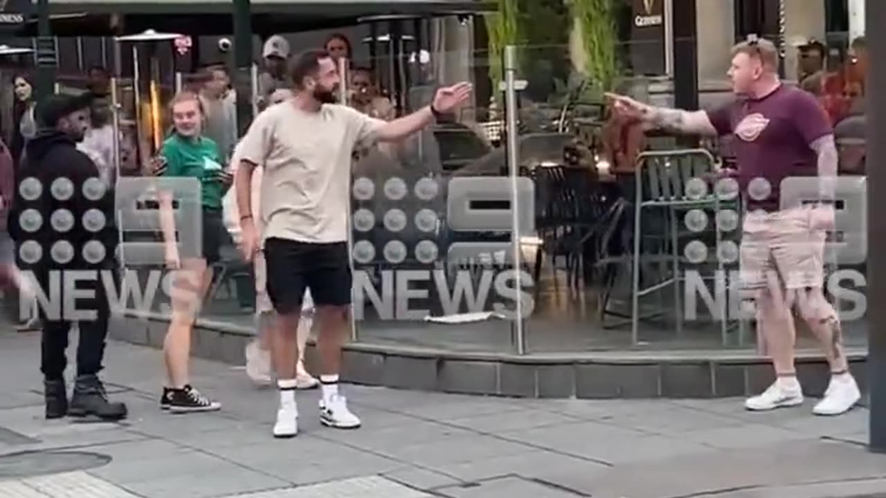 Man ends up in a fight after riding a bicycle with an Israeli flag in Melbourne, Australia.