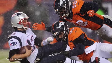 Travis Kelce Mocks Tom Brady During Warmups