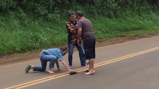 Hawaii Knife fight (Old Man)