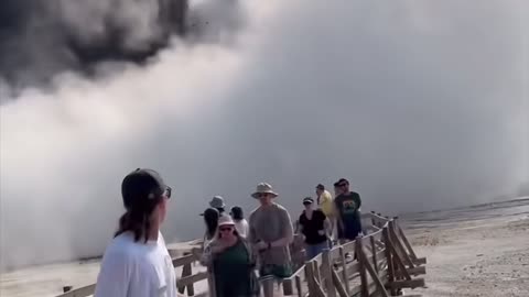 7/23/24-BREAKING: Biscuit Basin in Yellowstone National Park has blown up