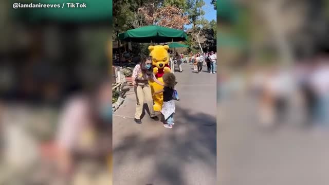 (VIRAL) DISNEY - Whinnie The Pooh Refuse HUG a little GIRL (COVID NON-SENSE)