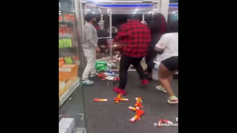 Looting A Gas Station In Memphis