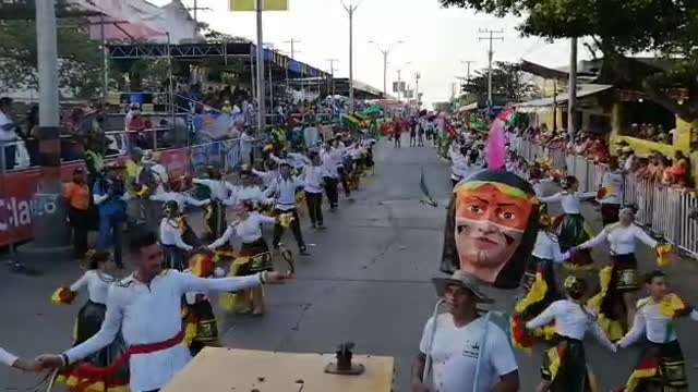 Casi 100 santandereanos representaron al departamento en el Carnaval de Barranquilla.