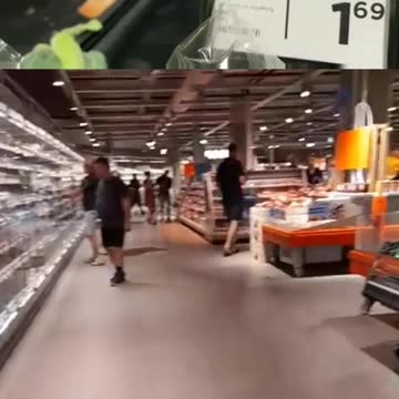 Holland Grocery store shelves empty as Dutch Farmers Protest Continues (July 5, 2022)