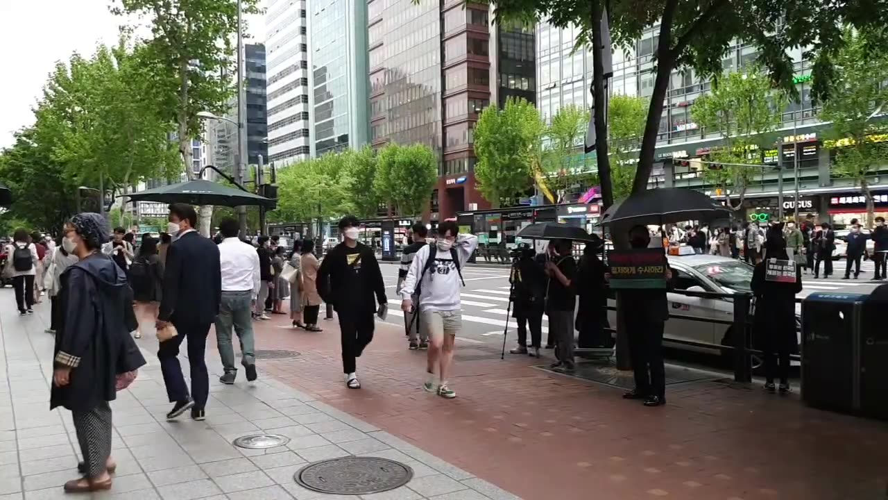 20200517_V3_S01(1t72JnX_JG0)강남에서 정의감에 불타오른 한 여대생을 만나