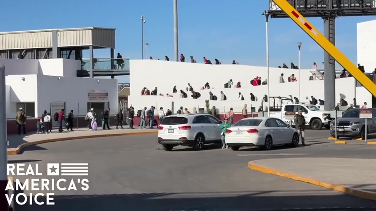 Massive Group Of Migrants Appear to Enter Our Nation Through Tijuana