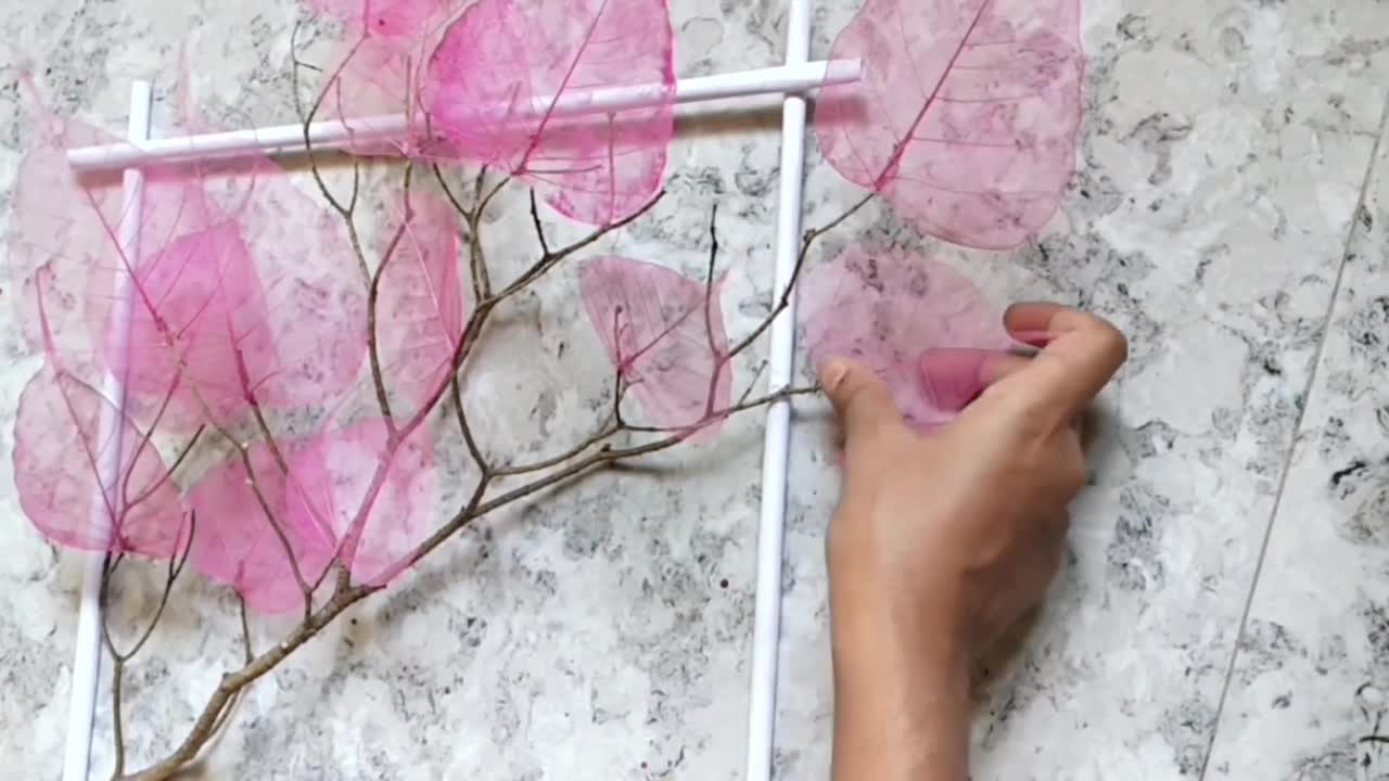 When you are bored, you can do handicrafts to relax