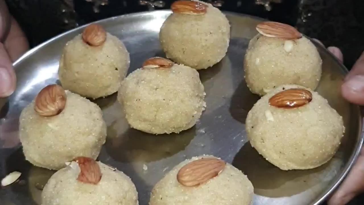 suji ke laddu -yummy yummy for rakhi