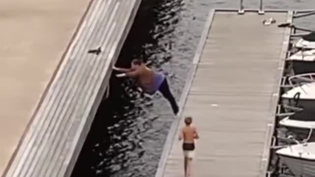 Funny epic fail. Try not to laugh. Funny video.