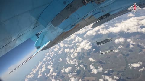 Sukhoi Su-34 fighter-bomber crews attack Ukrainian positions with FAB-500