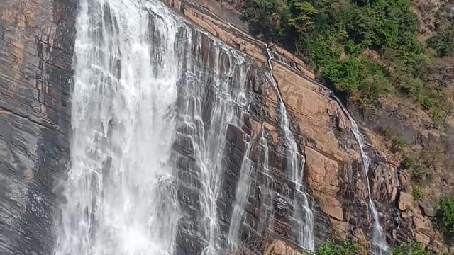 Beautiful Falls Of India