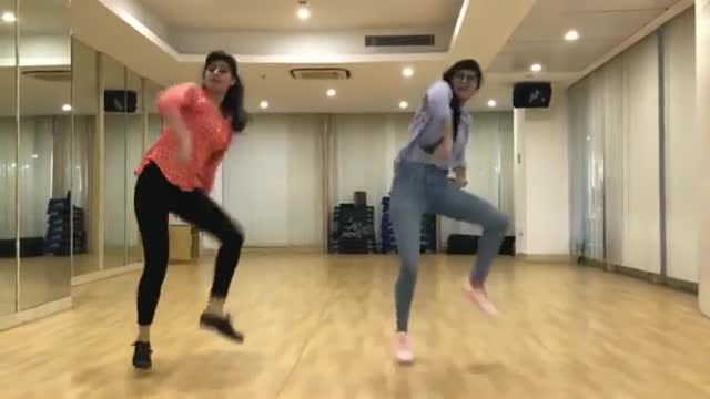 ​2 Girls Punjabi Song Dance....😍😄👍👍 || Punjabi Dance Video today || Bhangra Dance Group