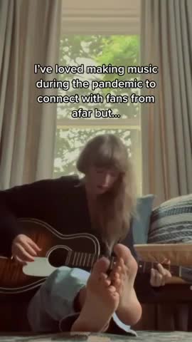 Taylor Swift Feet/Soles- Making Music