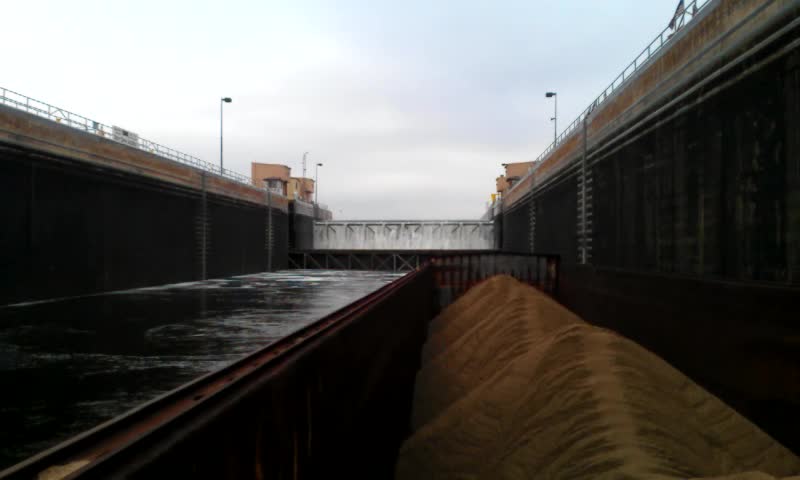 Sailing thru Illinois River Locks-Raising the barges.