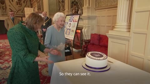 'I don't matter'_ Queen jokes about her platinum jubilee cake being upside down