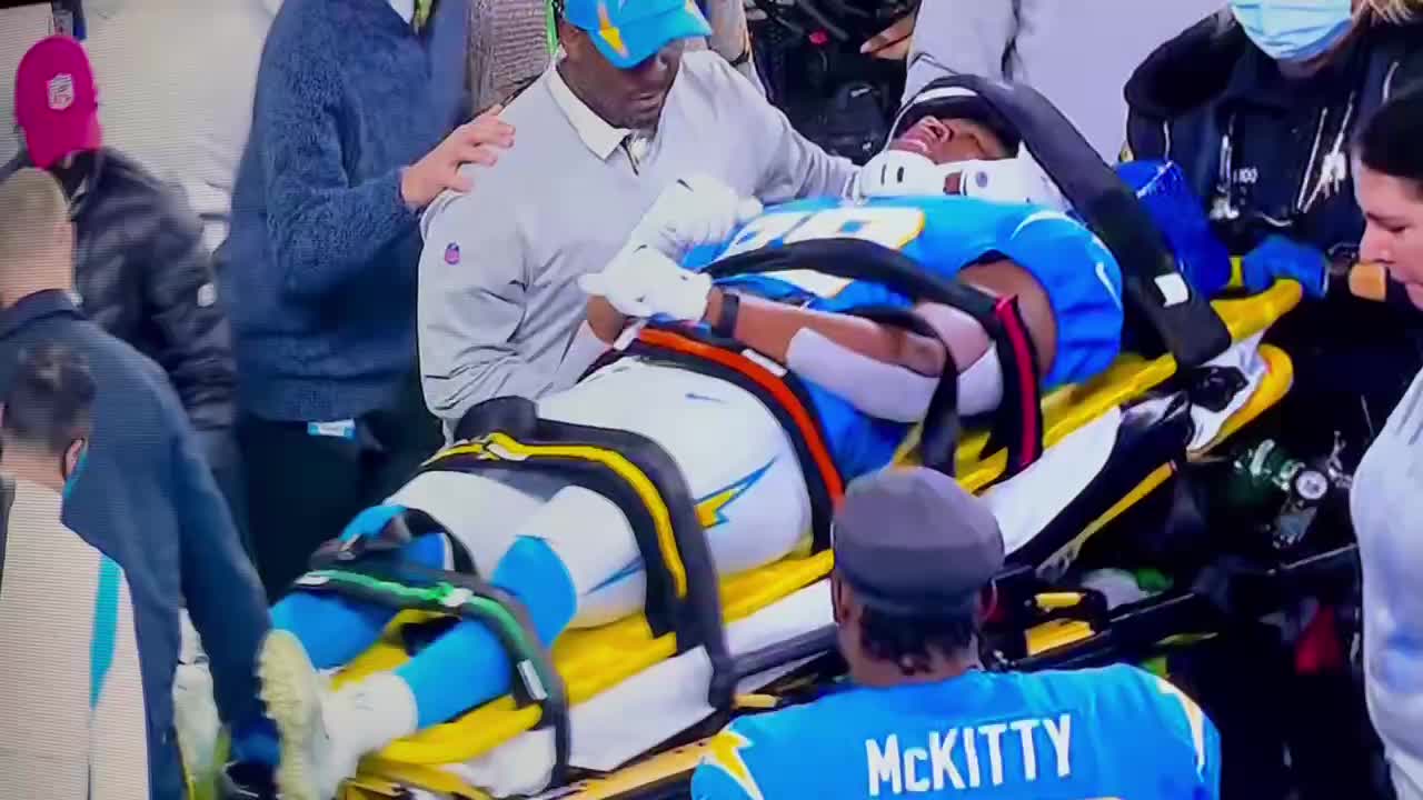 NFL player suffers on the field from mysterious illness