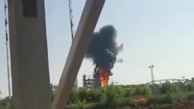 Footage of a Ukrainian UAV kamikaze strike on a Russian oil refinery