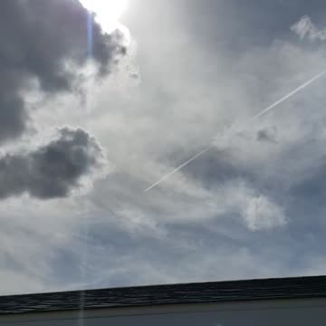 Getting alot of chemtrails today