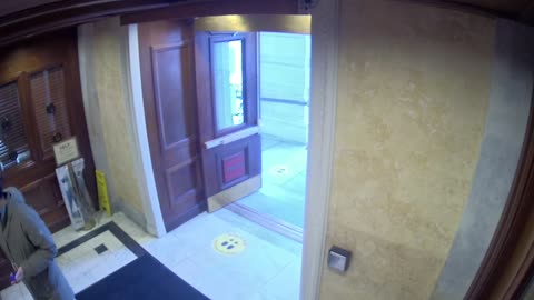 0181USCH01SouthDoorVestibule_2021-01-06_10h00min01s567ms.mp4