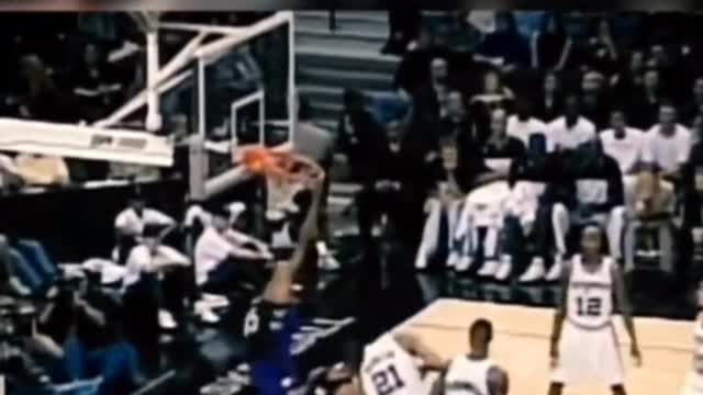 Young Carter dunks Duncan