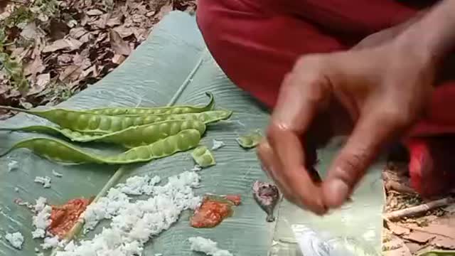 Eat liwet rice together