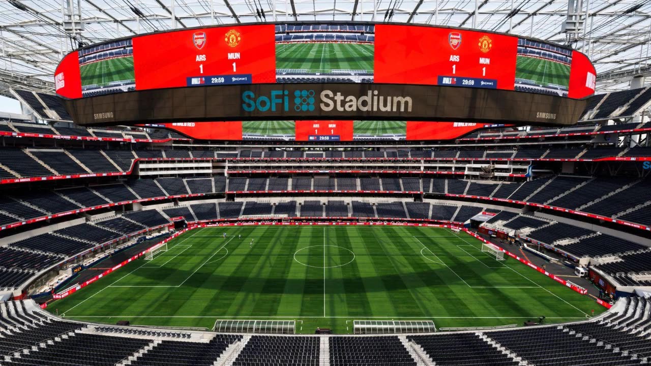 Club favour building new 100,000-capacity stadium rather than redeveloping Old Trafford