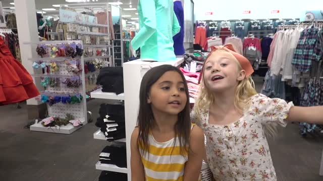 EVERLEIGH AND AVA STYLE EACH OTHER FOR TIK TOK VIDEOS