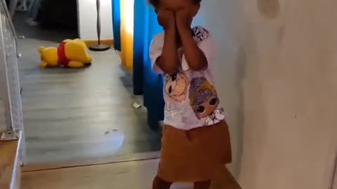 💃Pequeña bailarina🕺: nenita deja boquiabiertos a todos con su ritmo