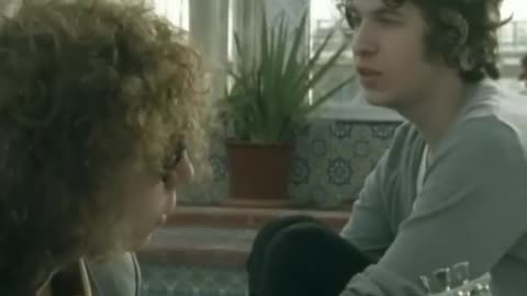 The Kooks - She Moves In Her Own Way