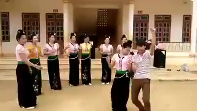 Beautiful Girls Dancing